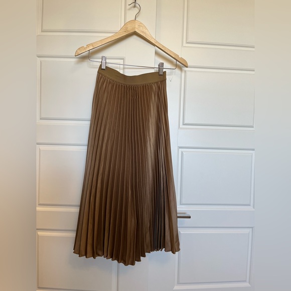H&M Midi Skirt - Picture 2 of 5